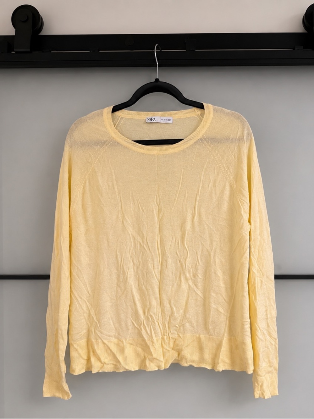 NWOT Zara Pale Yellow Round-Neck Sweater